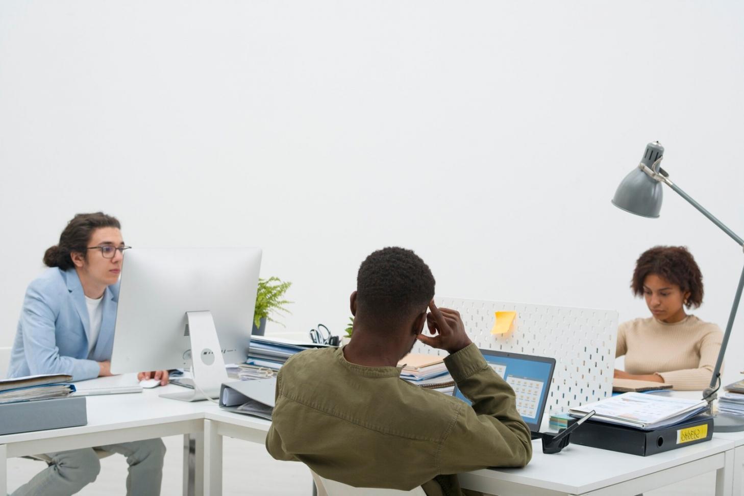 Demonstrasi penggunaan tools position sizing dalam trading platform